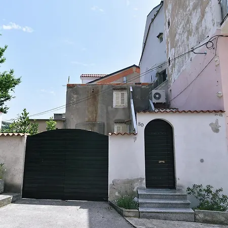 Neven Apartament *